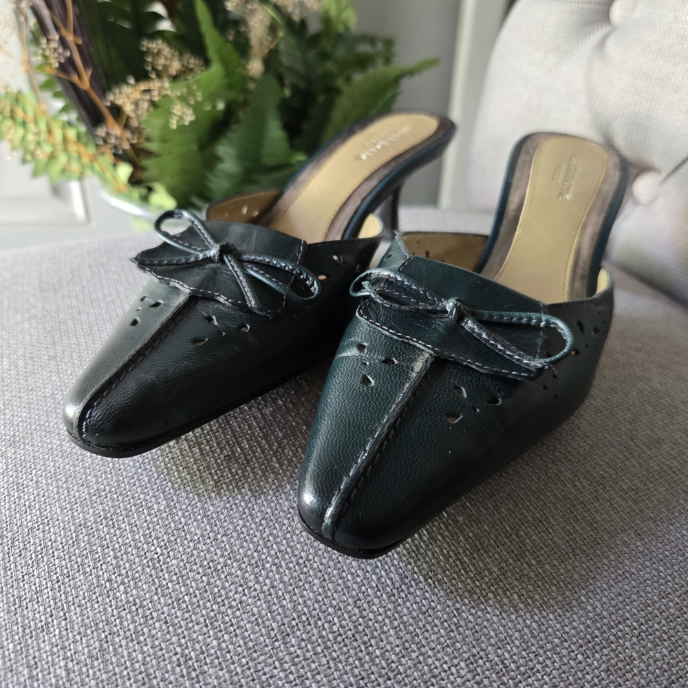 Liz Claiborne‎ FLEX Green Leather Women's Mules